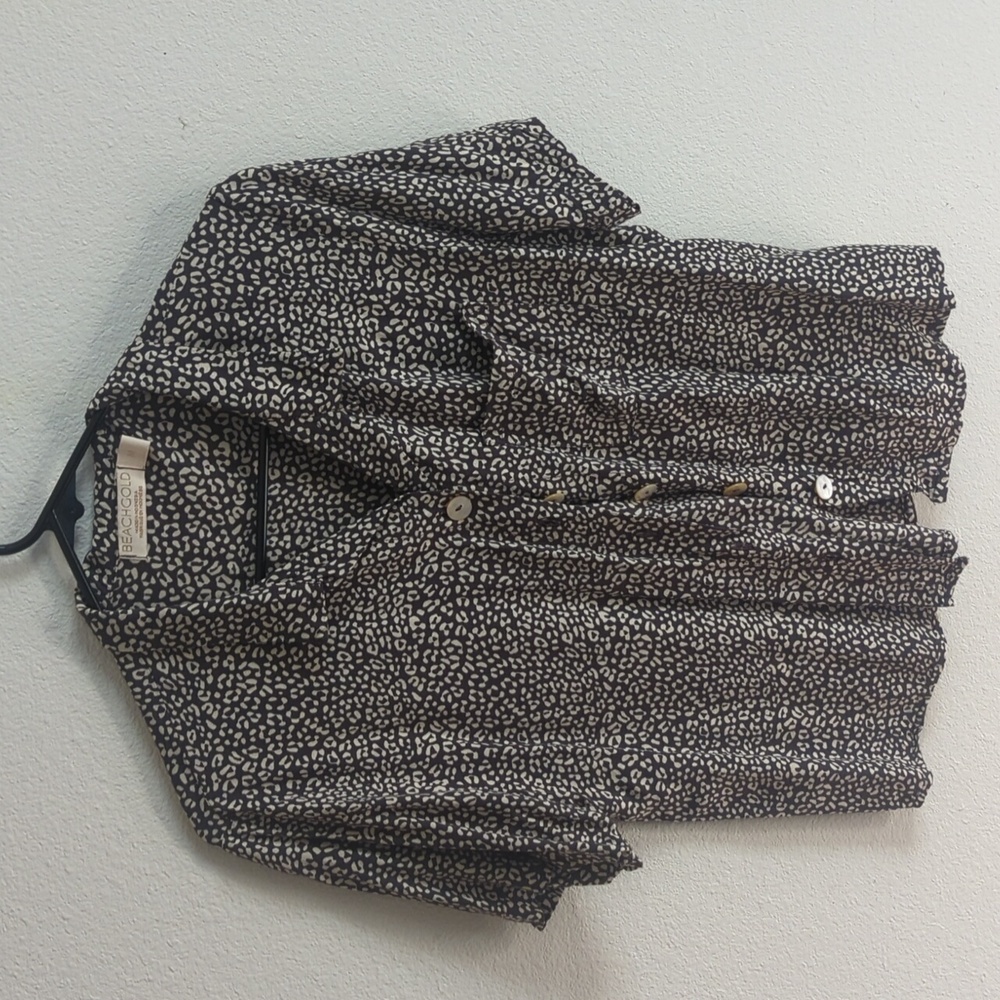 Super soft button down blouse size medium